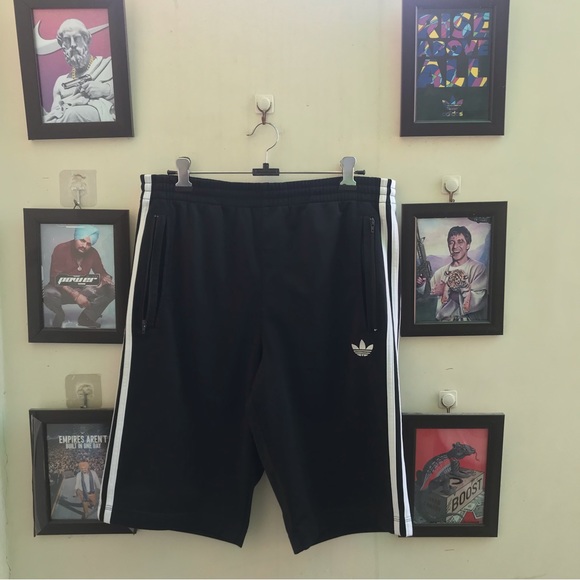 Adidas orignals shorts (M-L) - Picture 4 of 6